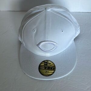 New Era 59 fifty Cincinnati Reds  white baseball fitted  hat size 7 1/4 NWT